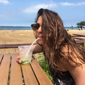 Meet your Posher, Vanessa